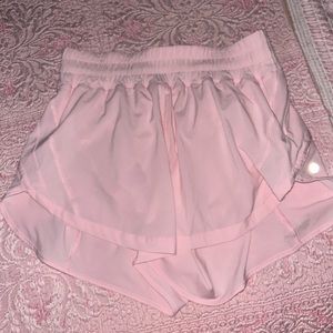 lululemon strawberry milk shake track that high rise 3 inch shorts